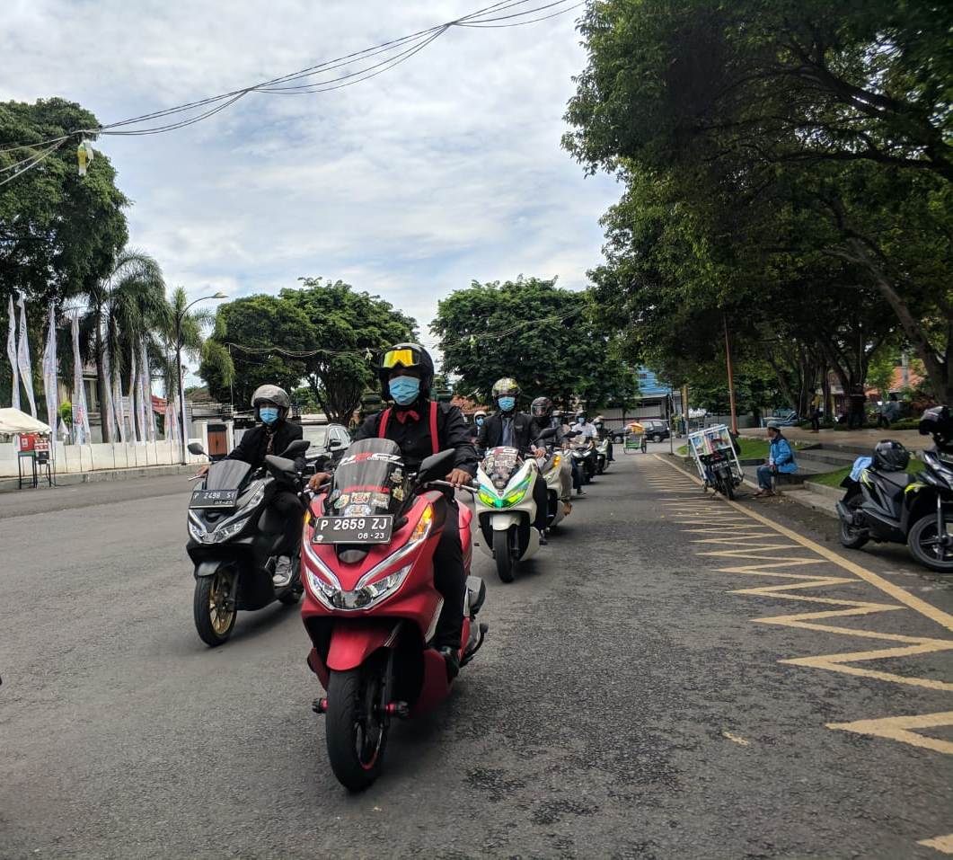 Tampil Keren dan Ekslusive, Touring Ala Komunitas Honda PCX Banyuwangi.