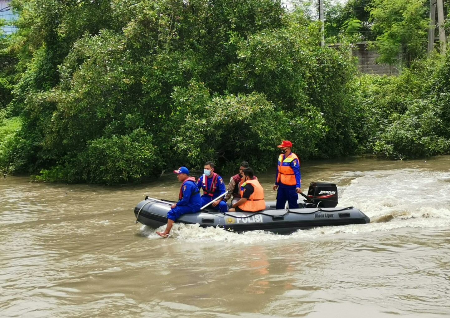 Aditya Bocah Tenggelam di Kali Lamong Gresik Sempat Ditolong Nelayan, Namun Tenggelam Lagi Terbawa Arus
