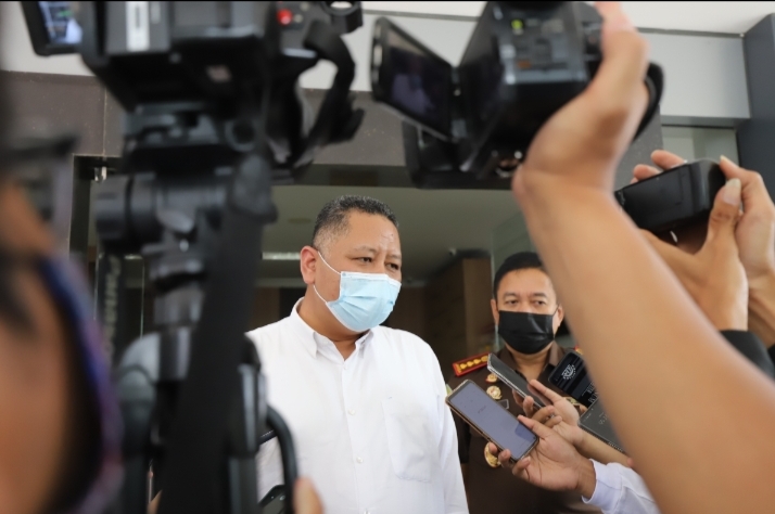 Ingin Berakhir dengan Aman, Plt Wali Kota Surabaya Tandang ke Kantor Kejari