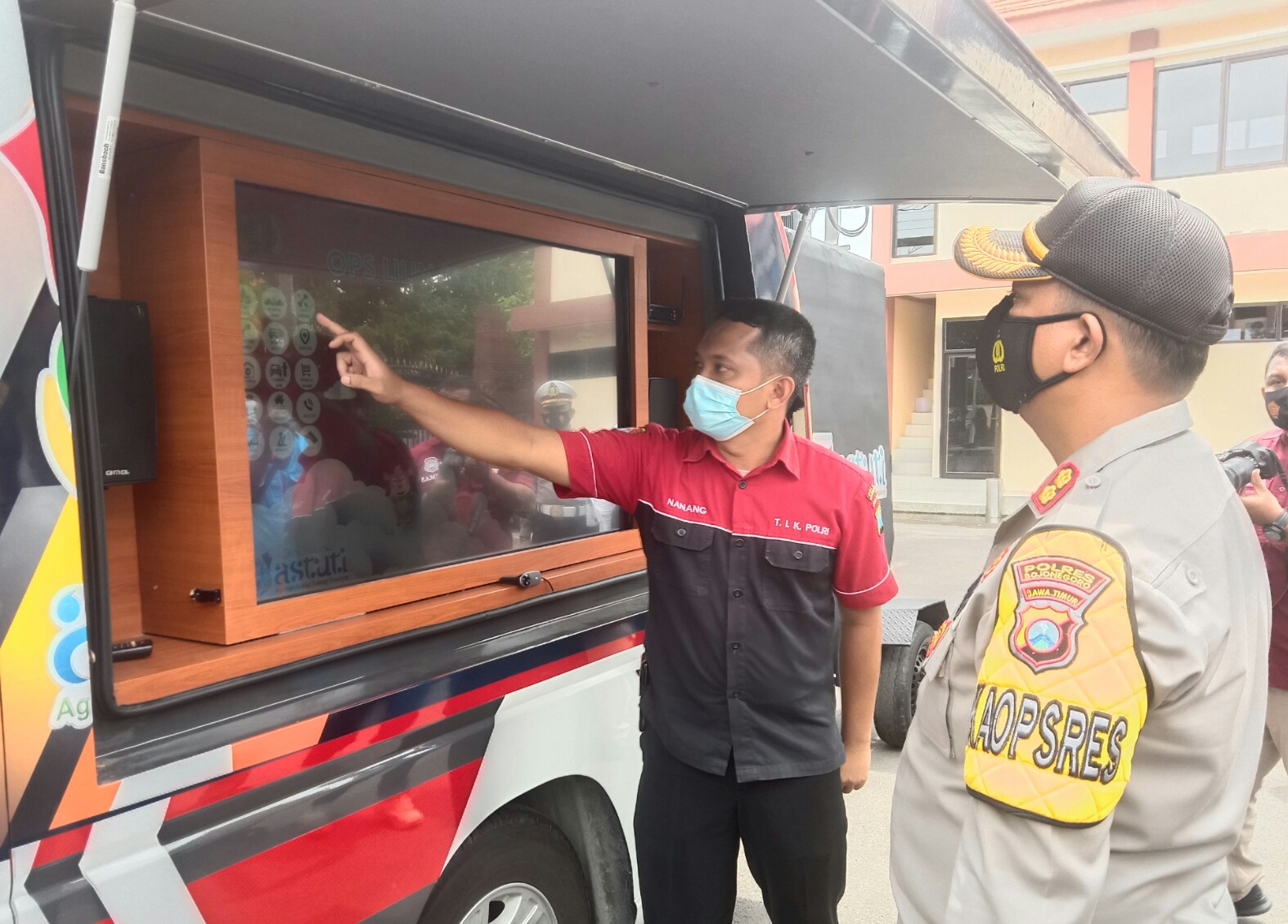 Hati-hati, Smart Mobil Milik Polres Bojonegoro Bisa Pantau Warga Tak Pakai Masker