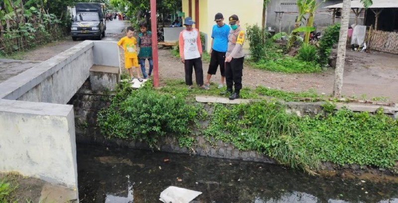 Ari-ari Masih Menempel, Mayat Bayi Ditemukan di Sungai Mojoanyar
