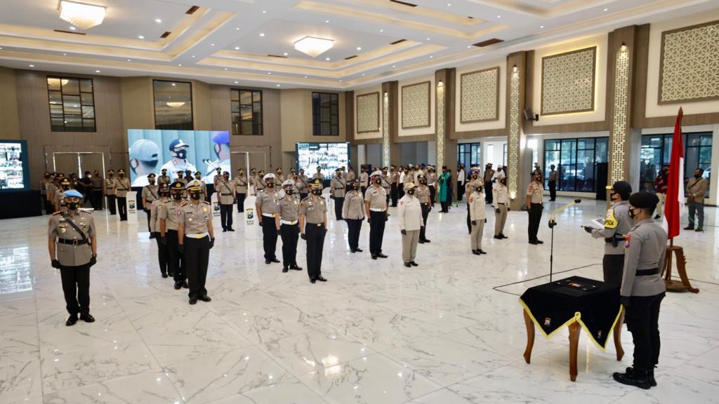 Jabatan Sejumlah Direktur di Polda Jatim Diserahterimakan