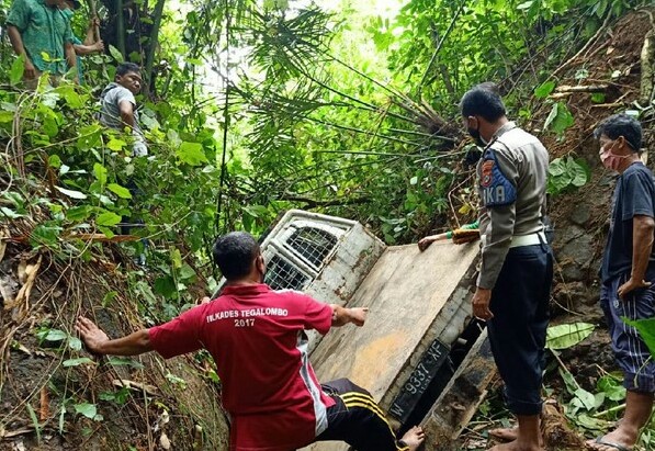 Rombongan Pengantin di Pacitan Nyungsep Masuk Jurang Sedalam 18 Meter, Tiga Orang Tewas