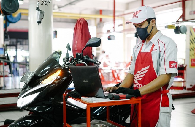 Tiga Layanan Paket Hebat Motor Matic Honda di Bengkel AHASS