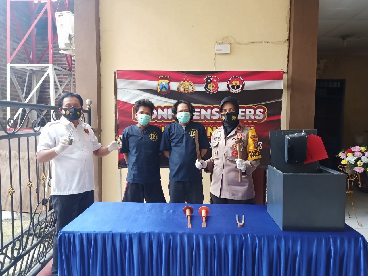 Kuli Bangunan di Surabaya Kuras Habis Isi Rumah Kosong