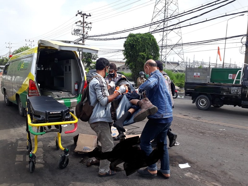 Dahului Truk dari Kiri, Pemuda Jombang Tewas Kecelakaan di Gresik