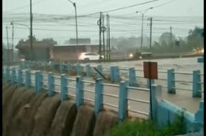 Banjir Bandang Gelontor Desa Kepulungan Gempol Pasuruan, 2 Anak Hanyut dan 6 Rumah Rusak