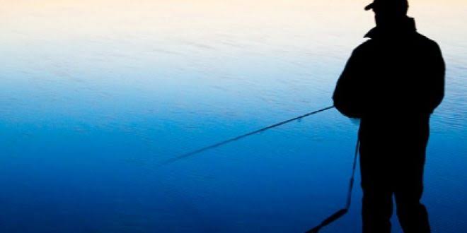 Tiga Pemancing Digulung Ombak Lautan Banyuwangi, Dua Selamat, Satu Hilang