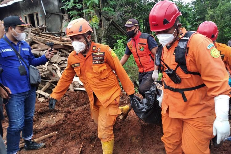 Hingga Selasa Siang, Total Ada 12 Korban Tewas Langsor Nganjuk Ditemukan