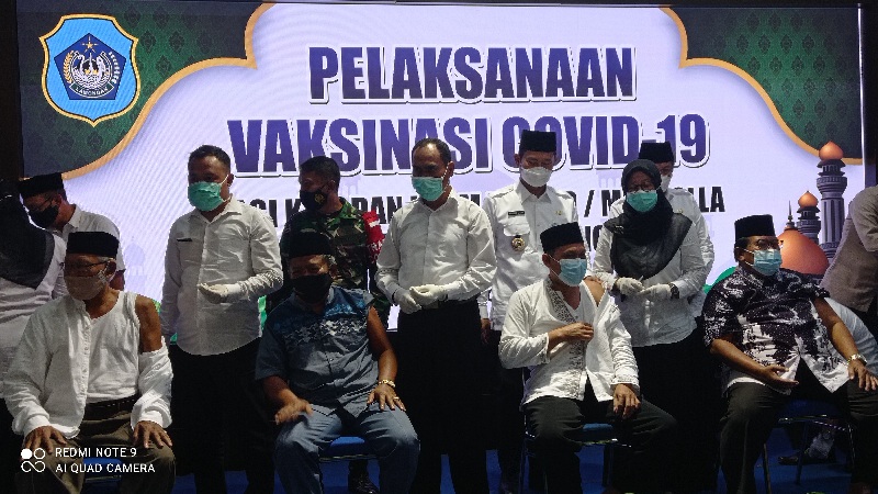 Jelang Ramadhan, 9.786 Imam Masjid dan Musholla di Lamongan Divaksin