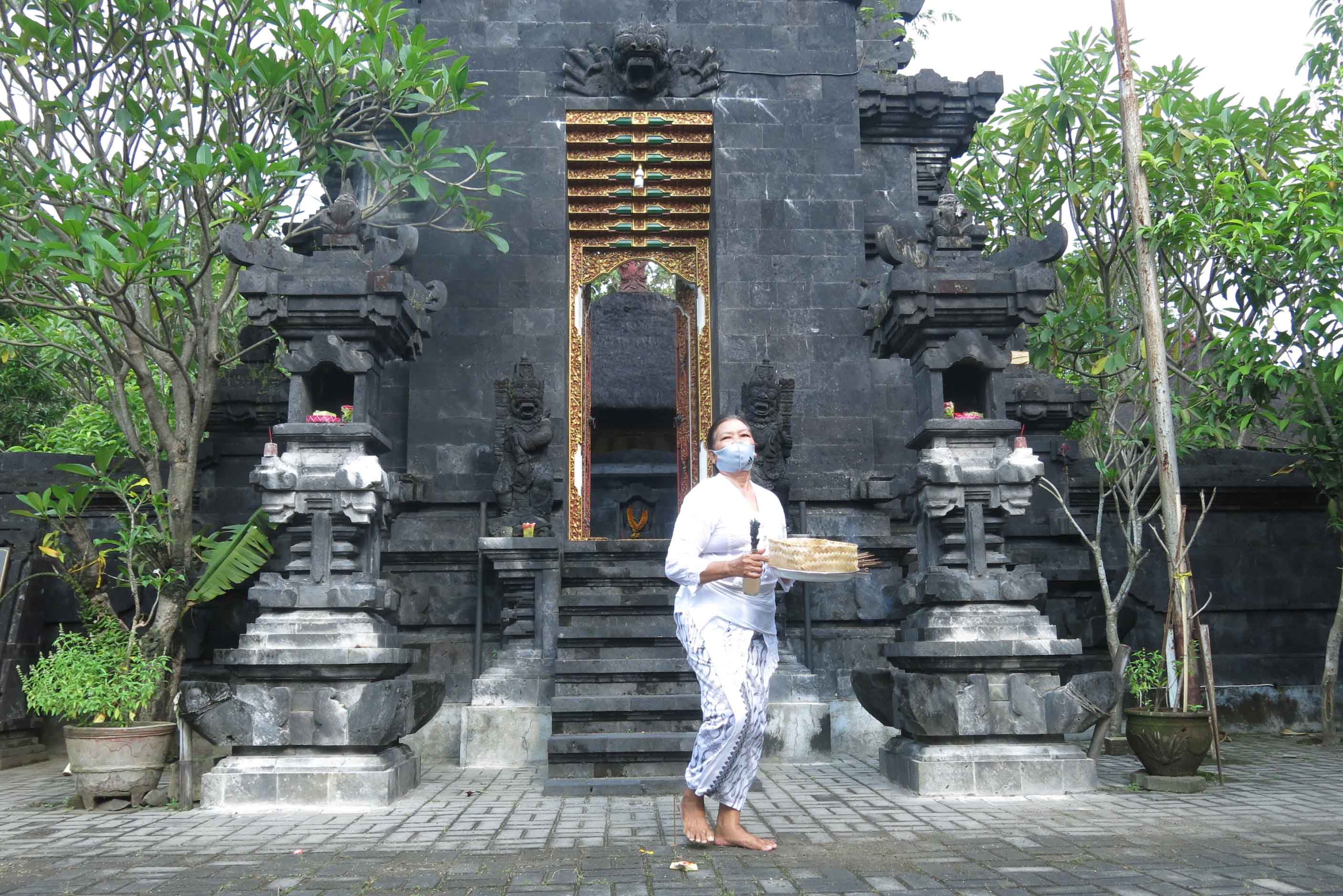 Umat Hindu Sidoarjo Rayakan Nyepi dengan Khidmat, Arak-arakan Ogoh-ogoh Ditiadakan