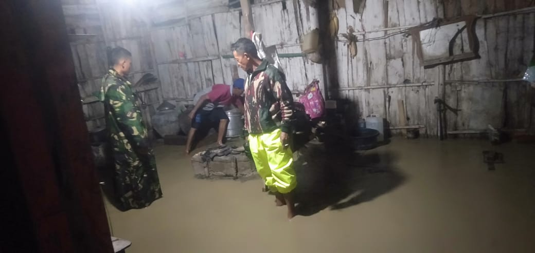 Gondang Bojonegoro Hujan Deras, Ratusan Rumah Terendam Selama Beberapa Jam