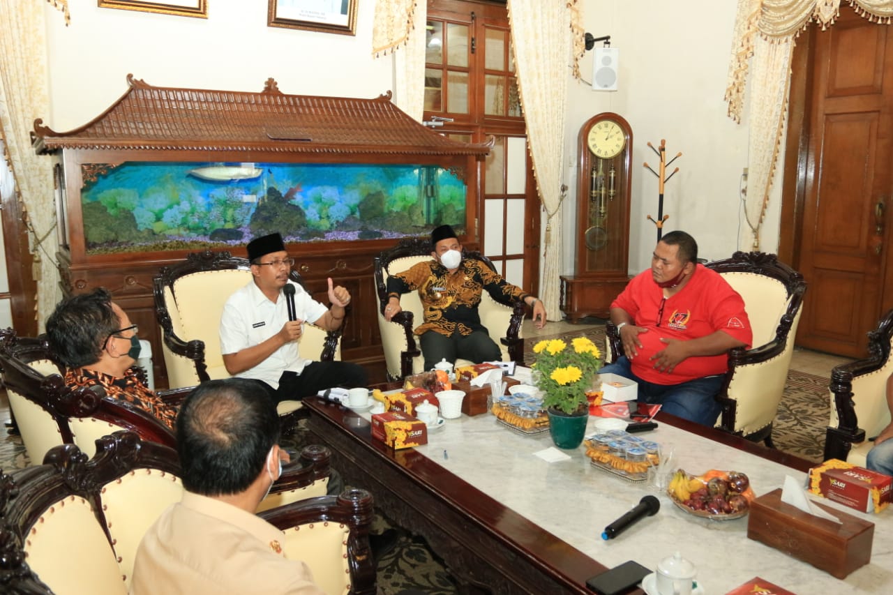 Disambati Masalah Deltras FC, Bupati Sidoarjo Janjikan Upaya Pertemuan dengan Pihak PT