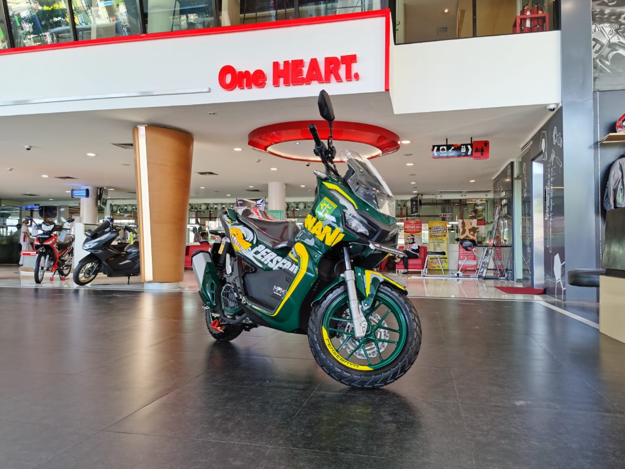 Semakin Diminati, MPM Honda Jatim Kembali Lelang Motor Honda ADV150 Modif Persebaya