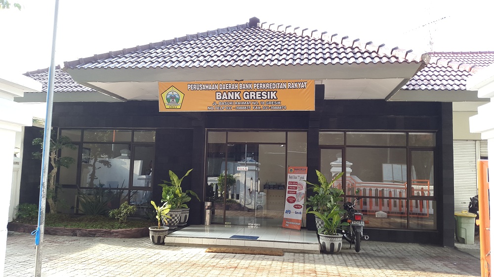Bupati Yani Hentikan Perpanjangan Kontrak Direktur Bank Gresik