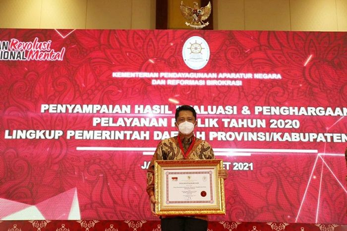 Dinas Perizinan Sidoarjo Raih Penghargaan Layanan Prima dari Kemenpan-RB