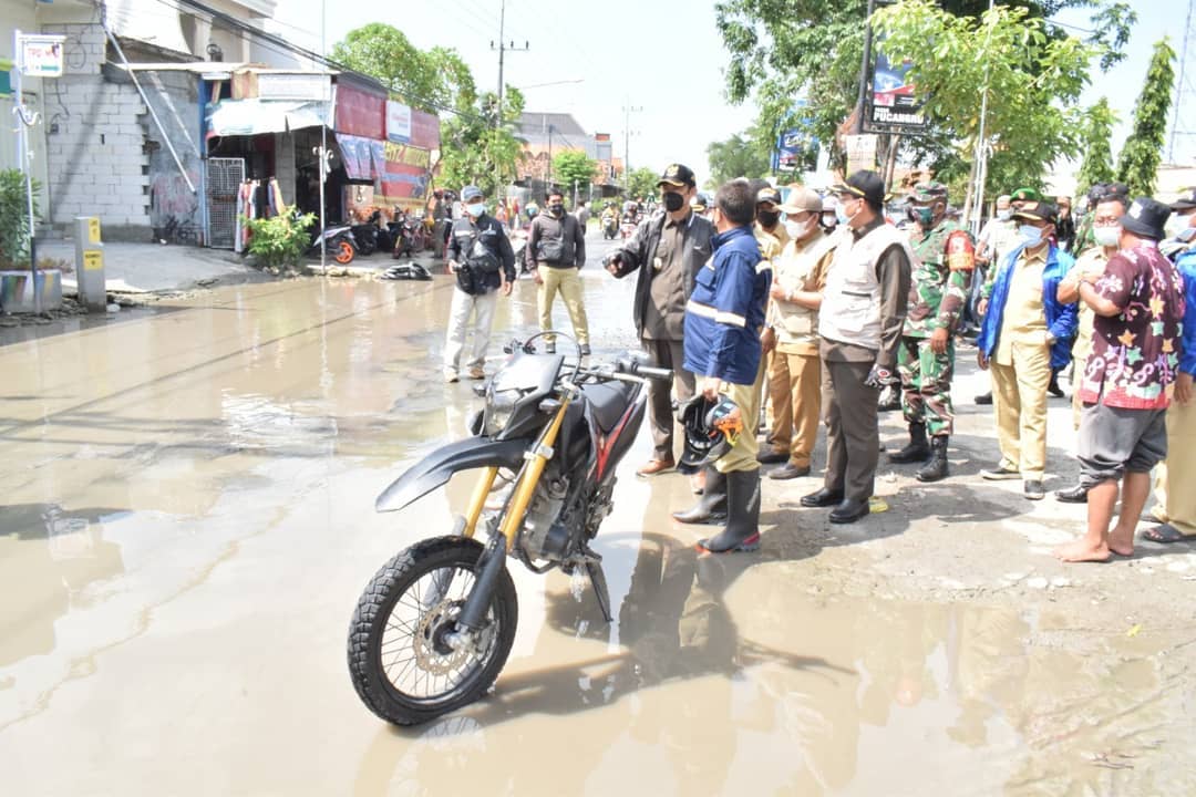 Jalanan Lamongan Banyak Rusak, Yuhronur Targetkan Sebelum Lebaran Sudah Mulus