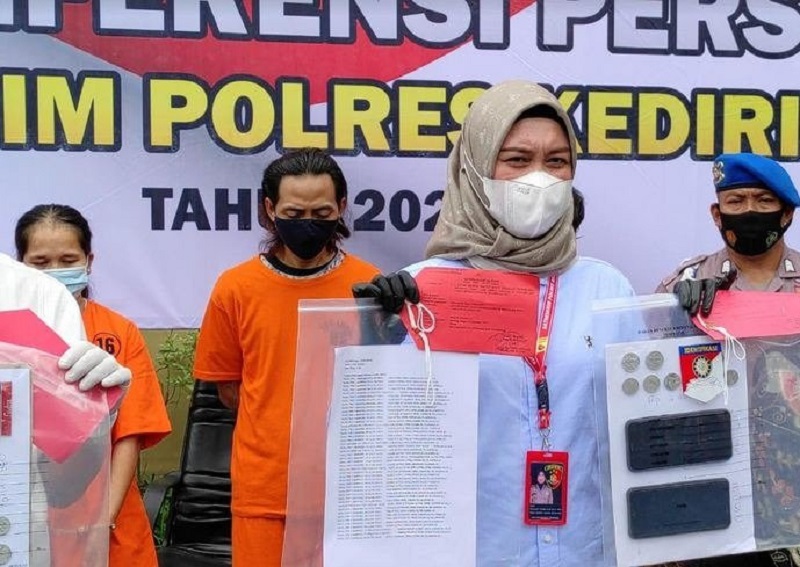 Gurita Bisnis Prostitusi Online di Kediri Terungkap, Ibu Kandung Jual Anaknya untuk Layanan Seks