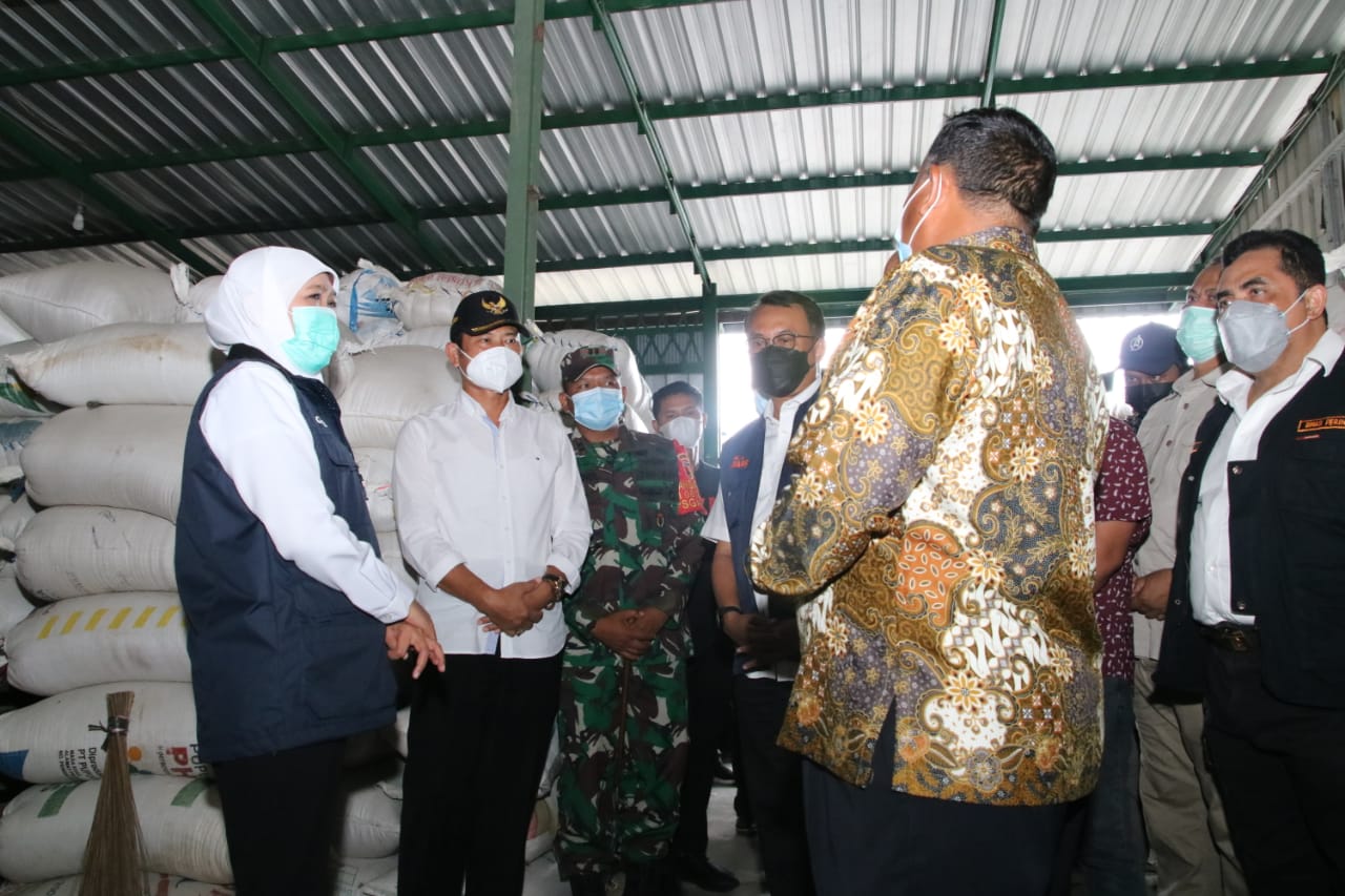 Gubernur Khofifah Libatkan Baznas Serap Gabah di Lamongan