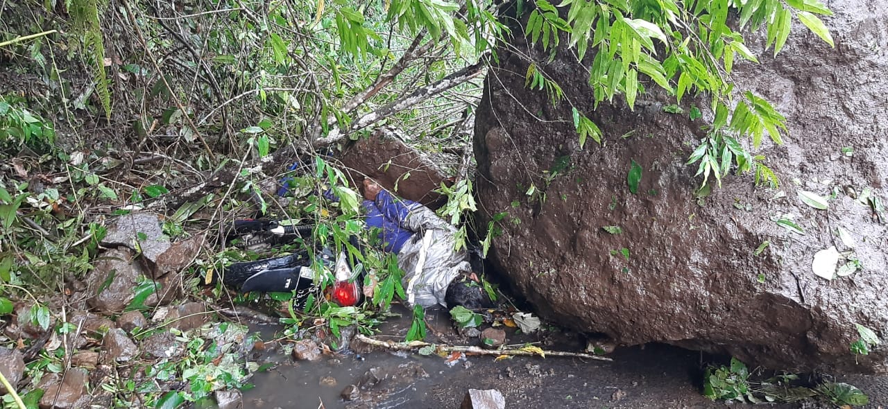 Pemotor Yang Tewas Tertimpa Batu Warga Lumajang, Dua Warga Lainnya Tewas Tertimpa Bangunan