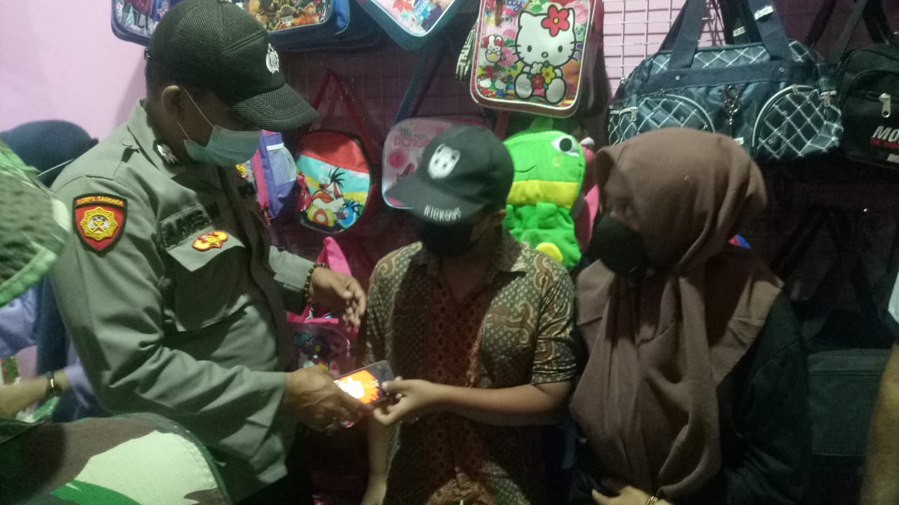 Lalai Bayar Belanjaan, Gadis Tulungagung Ini Dipanggilkan Orang Tuanya