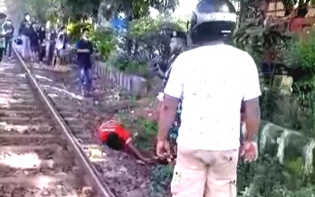 Telponan Pinggir Rel, Warga Sidoarjo Tewas Disambar KA Penataran