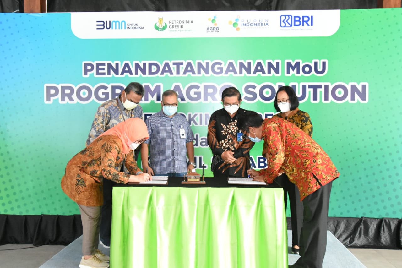 Gandeng Bank BRI, Petrokimia Gresik Jamin Akses Pemodalan Petani Sukseskan Program Agro Solution