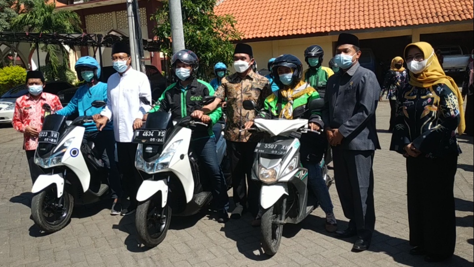 Pengantin Muda di Kota Pasuruan Kini Langsung Terima Kartu Keluarga Usai Ijab Kabul