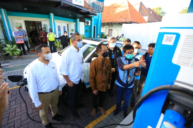 Dukung Program Kendaraan Listrik, PLN Gelar Long Vehicle Electrical Jakarta-Surabaya
