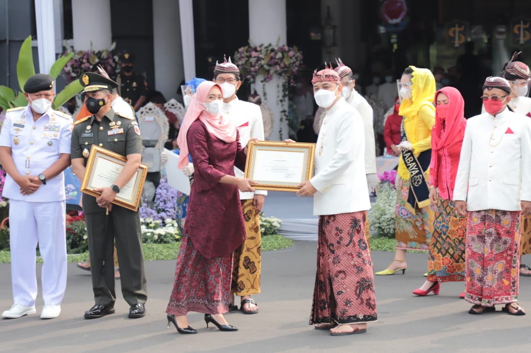 Resepsi HJKS ke 728, Pemkot Surabaya Beri Penghargaan kepada Patriot Nanggala 402