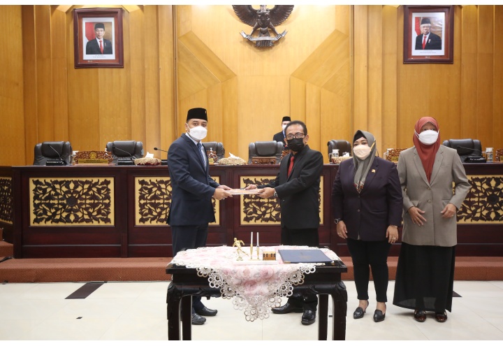 Rapat Paripurna, Wali Kota Eri Bahas Raperda Pencegahan dan Penanggulangan Kebakaran