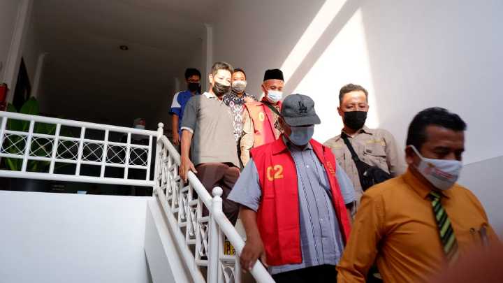 Tega Korupsi Biaya PTSL, Mantan Lurah Warujayeng dan Oknum Panitia Ditahan Kejaksaan Nganjuk