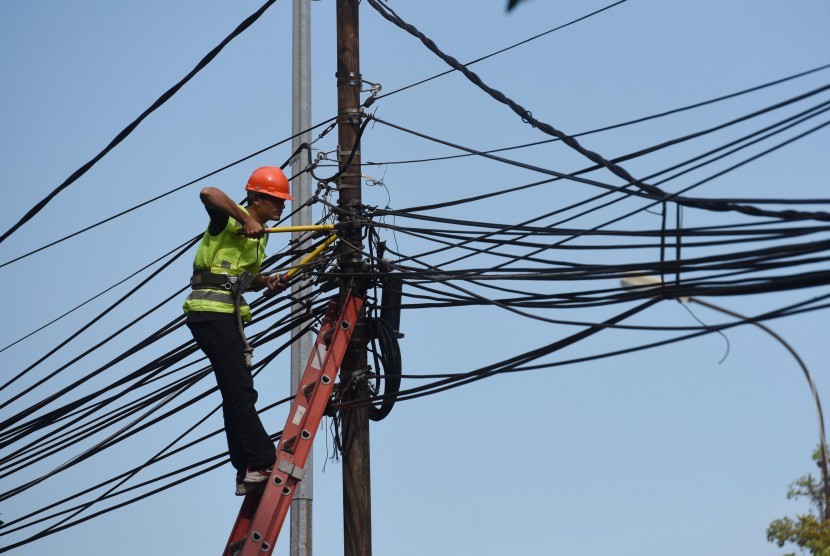 PLN UID Jatim Targetkan Elektrifikasi 100 Persen Dengan Aliri Listrik di 13 Desa Tersisa