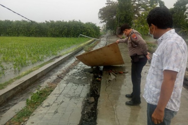 Astaga... Bocah 10 Tahun Tertimpa Tembok di Blitar, Begini Kondisinya