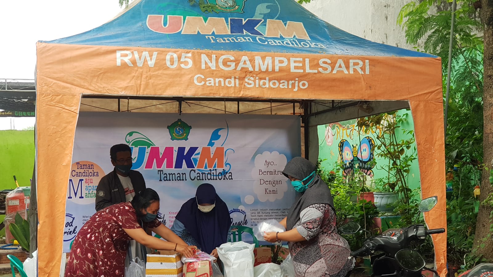 Pelaku UMKM Desa Ngampelsari Candi  ini Bantu Warga Lain yang Isoman
