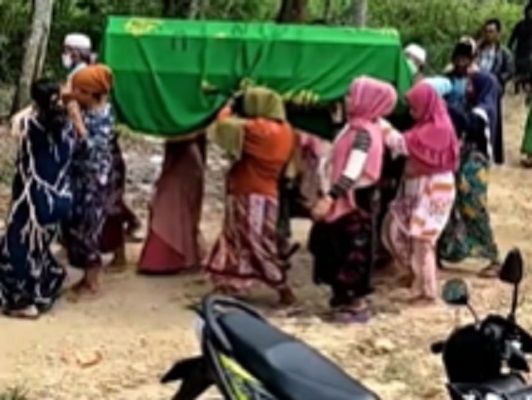 Viral TikTok, Pemanggul Keranda Jenazah Seluruhnya Perempuan Untuk Tolak Balak