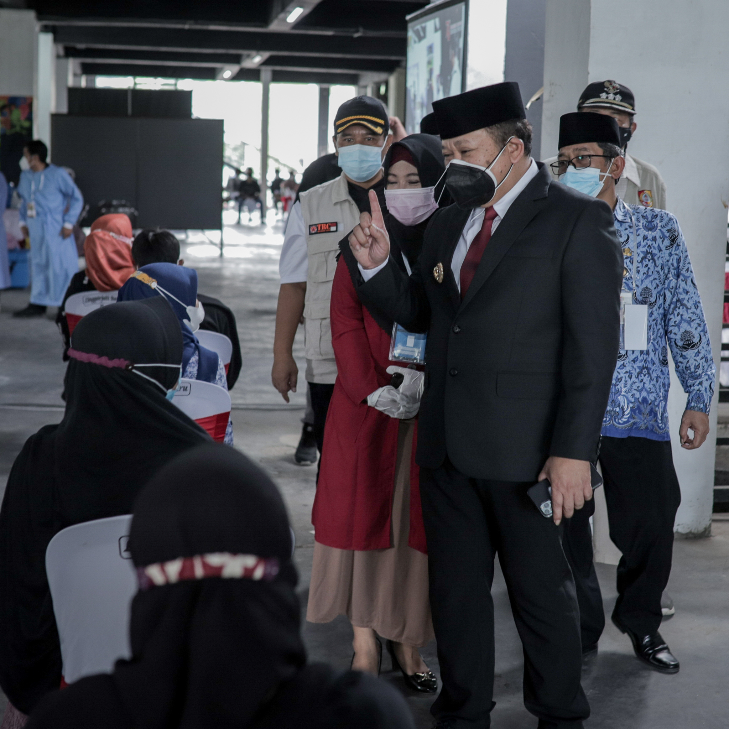 Bupati Hendy Pantau Langsung Vaksinasi Covid-19 di Sekolah Perempuan Jember