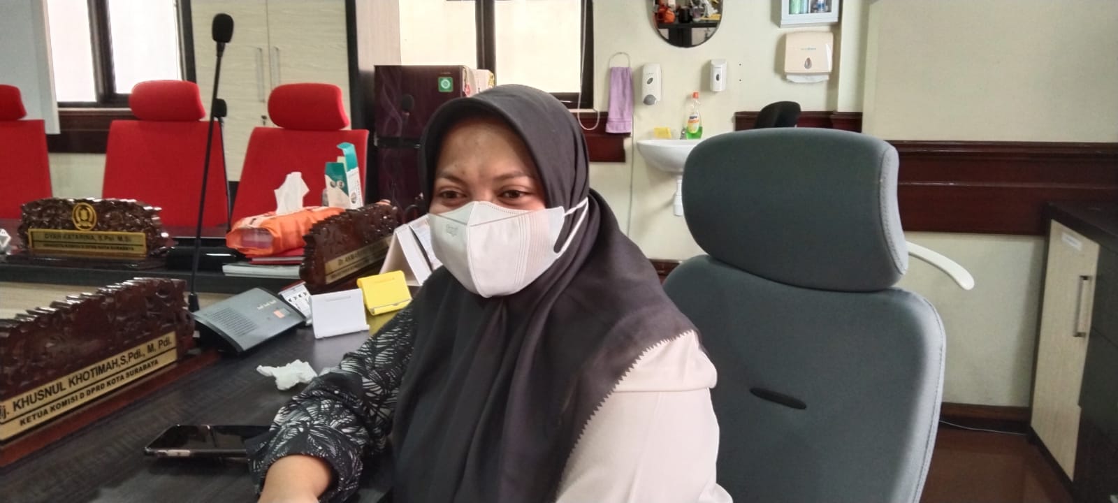 DPRD Surabaya Persoalkan Siswa Tidak Mampu Dipaksa Beli Seragam