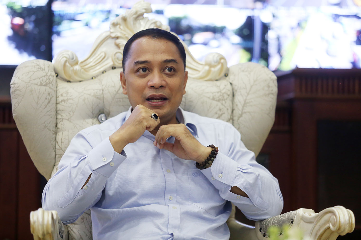 Lepas Atlet Surabaya Bertanding di PON Papua, Wali Kota Eri Targetkan 54 Medali Emas