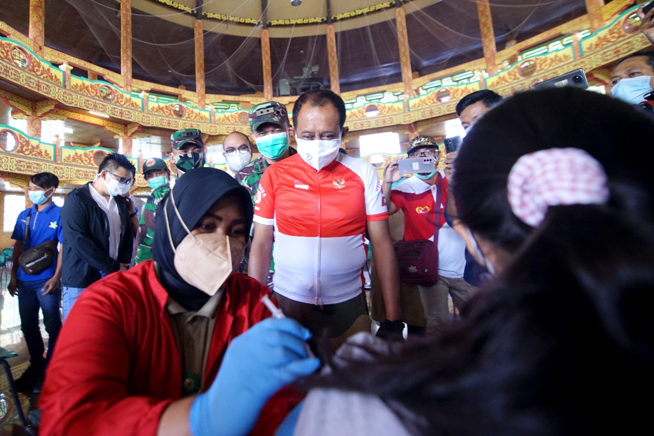 Tinjau Kegiatan Vaksinasi, Wawali Armuji : Situasi Ini Kita Manfaatkan