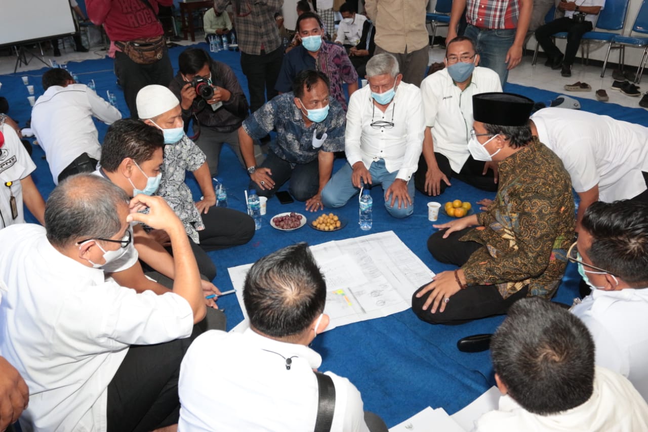 Dimediasi Bupati Gus Muhdlor, Polemik Makam Perumahan Makarya Binangun Tuntas