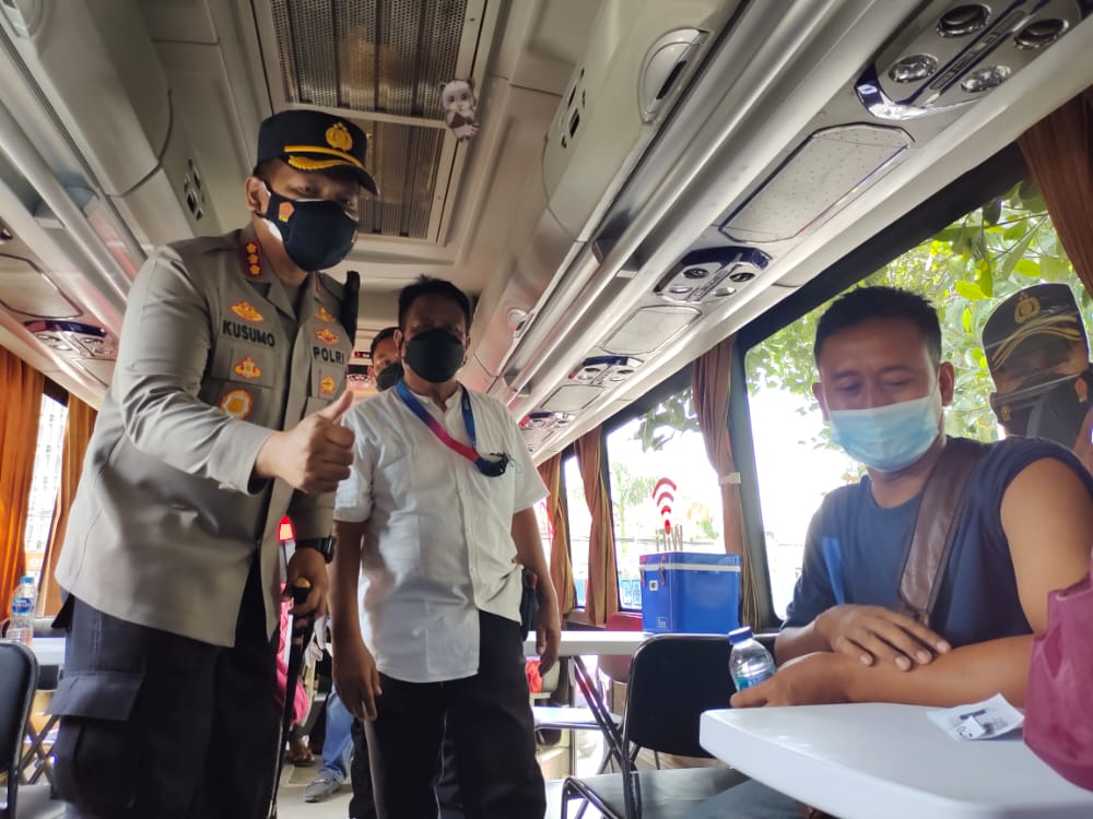 Vaksinasi di Balai Wartawan Sidoarjo, Polresta Sasar Keluarga Jurnalis dan Warga Sekitar