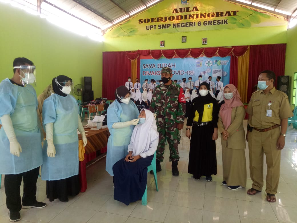 Antisipasi Klaster Covid-19, Siswa dan Guru di Gresik Jalani Rapid Tes