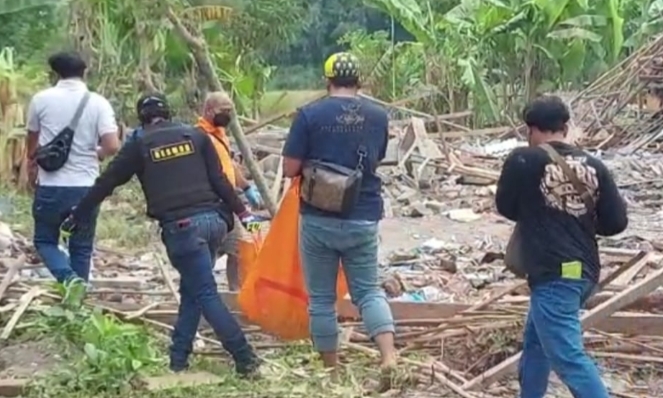 Bondet Meledak di Pasuruan, Bapak-Anak Tewas dan Puluhan Rumah Hancur