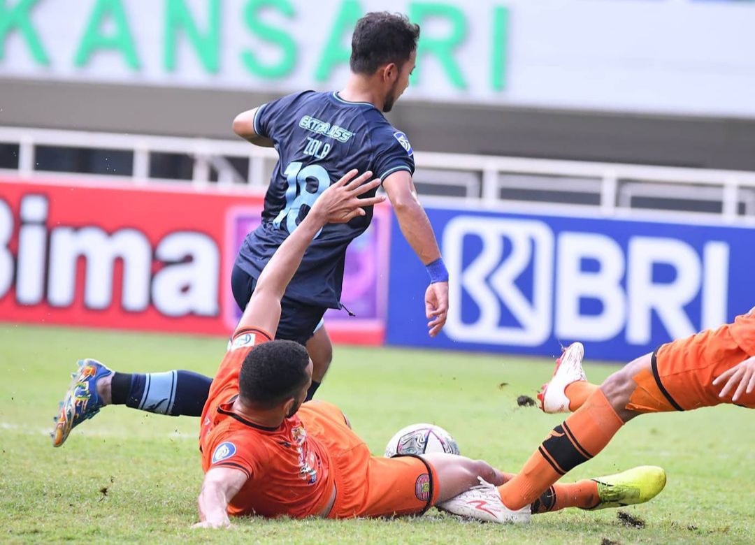 Kecoh Pemain Belakang Persiraja, Zola Bawa Persela Menang 1-0