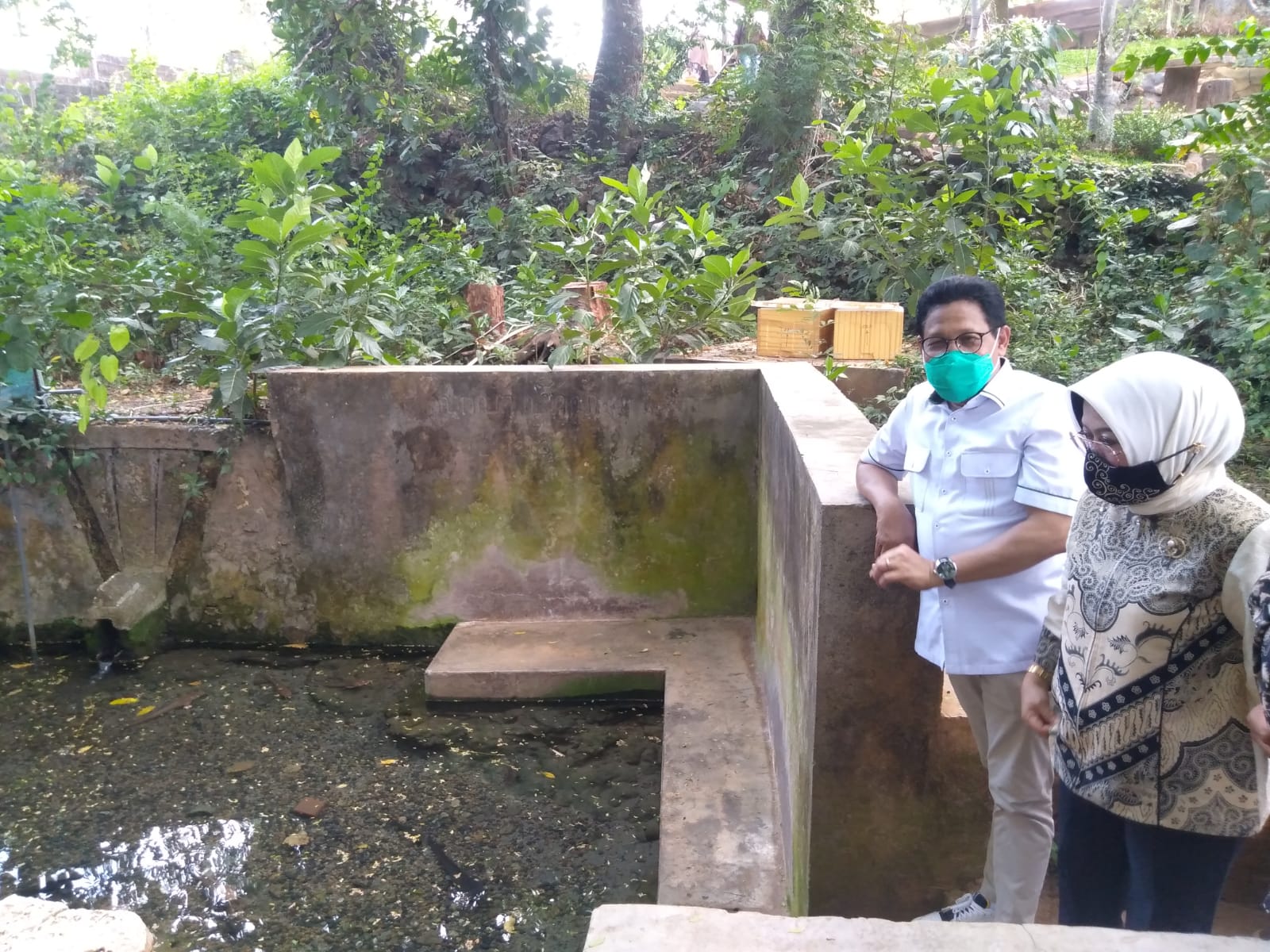 Cuci Muka di Sendang Bidadari Wagos, Menteri Halim Iskandar : Konon Bisa Awet Muda