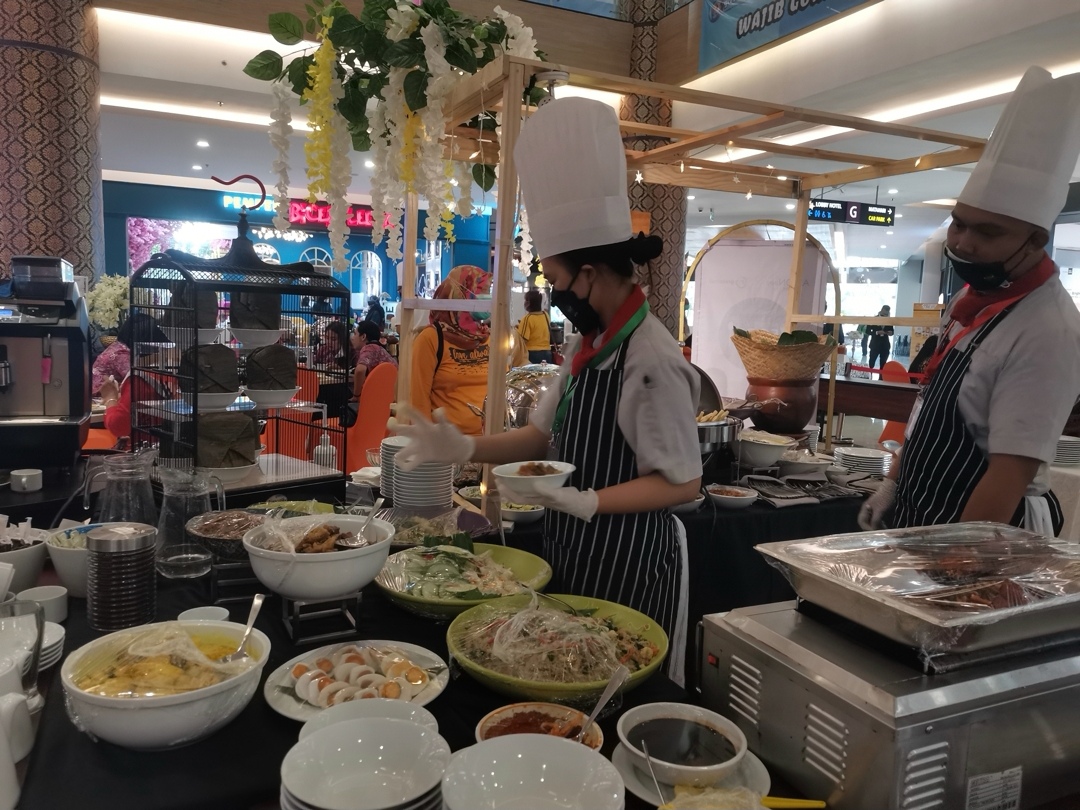 Obati Kerinduan Nguliner Aston Inn Gresik Gelar Festival Kuliner