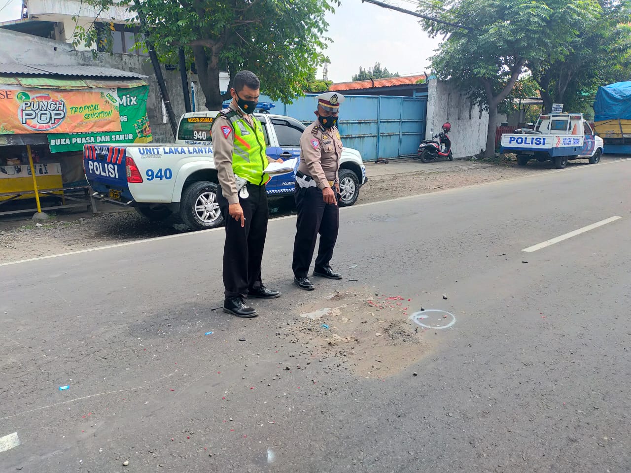 Terhimpit Dua Truk, Pemotor di Sidoarjo Tewas di Jalan Raya