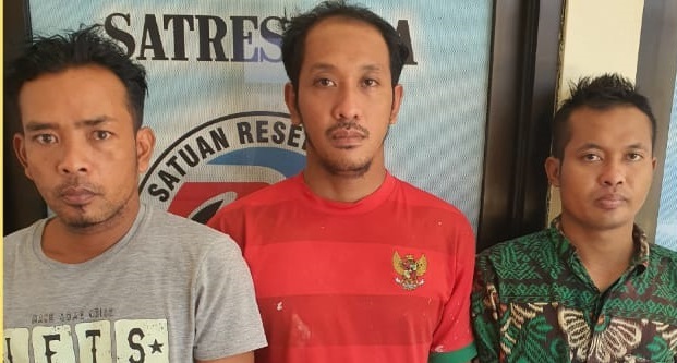 Diduga pesta Sabu, Polres Jombang Ringkus Empat Pemuda di Dalam Rumah