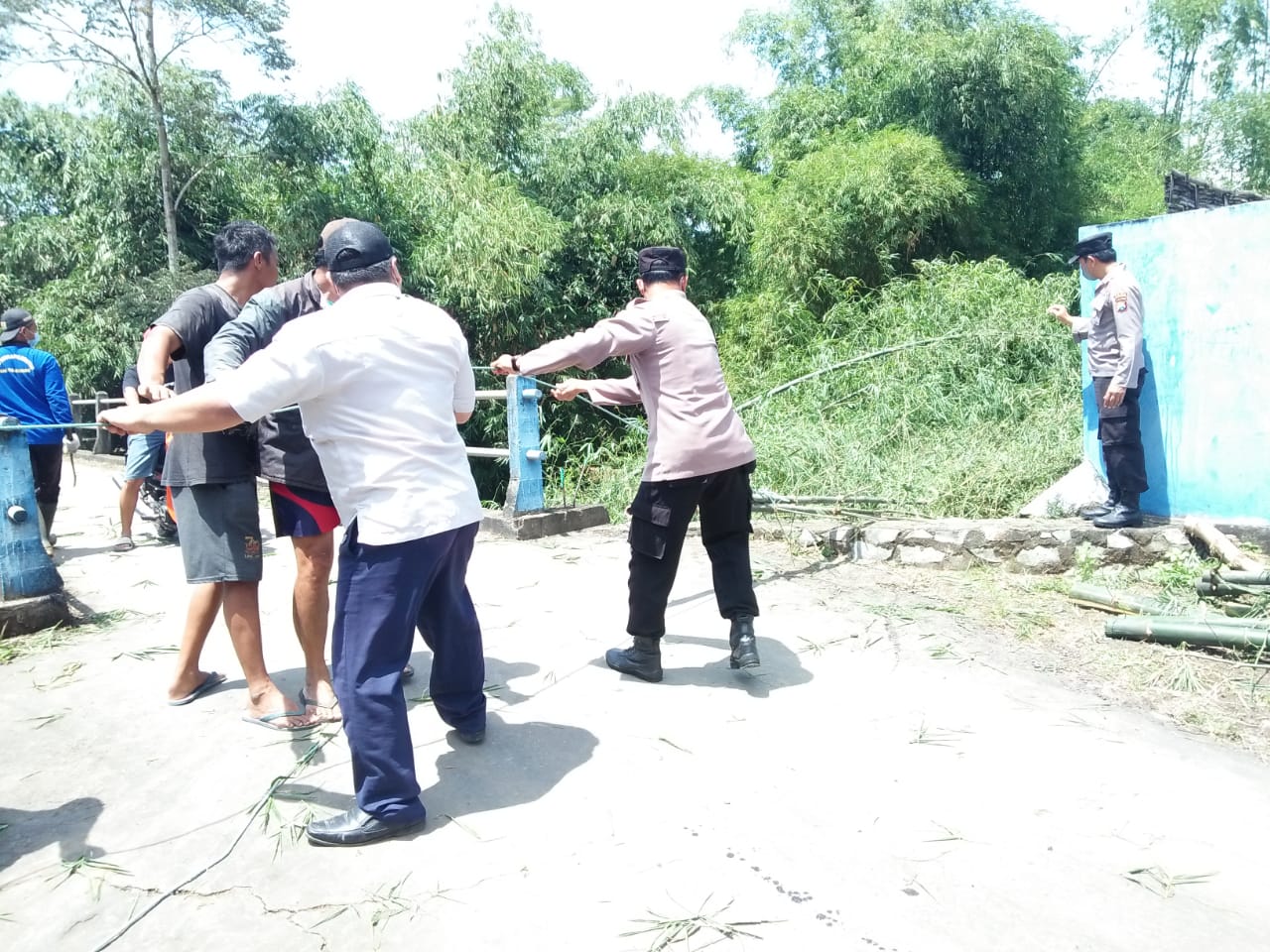 Warga Swadaya Perawatan, Giliran Pemkab Tulungagung Rencanakan Perbaikan Jembatan Paska Ambrol